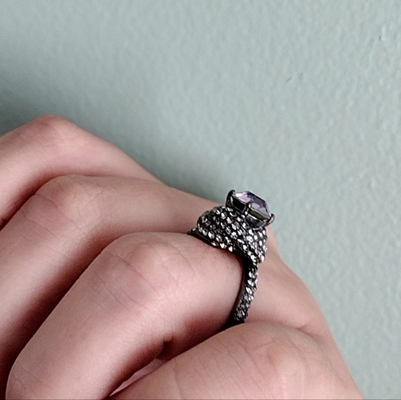 Women's Rhinestone Statement Cocktail Ring - Picture 8 of 13